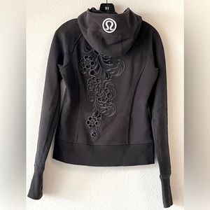 • LULULEMON • HIVER 2013 HOODIE •